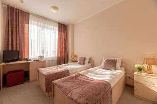 Отель Парус Екатеринбург Стандартный двухместный номер с 2 отдельными кроватями-5